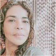 Auxilio crianças com estudos, tarefas e atividades criativas