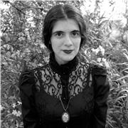 Soy una dibujante especializada en arte estilizado orientado a ilustración, cómic o concept art