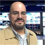 Profesor de periodismo y producción de noticias para jóvenes