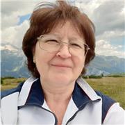 Offro lezioni private di lingua russa alle persone educate in un ambiente straniero, dandoli la possibilità di mantenere, sviluppare e padroneggiare la lingua russa come mezzo di comunicazione orale e scritto. 
Laurea in Filologia e Pedagogia, residente a