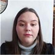 Soy una chica responsable con ganas de enseñar y ayudar, y mis clases van dirigidas a personas de primaria que necesiten ayuda 