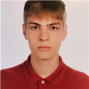Estudiante en formación con alcance hasta el nivel C1 de inglés.