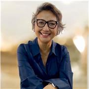 Communications Coach providing English lessons for multicultural learners