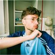 Insegnante qualificato offre ripetizioni e supporto allo studio di Inglese e Tedesco per studenti di scuola media e superiore. 