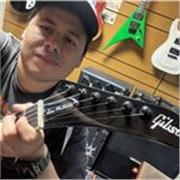 Puedo dar clases a niños , jóvenes y adultos que deseen aprender a tocar guitarra básica 
