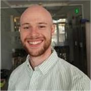 Professeur trilingue et diplômé, cours en présentiel et en ligne. Améliorez votre vocabulaire avec un locuteur natif anglais !