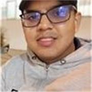 Profesor de matematicas imparte clases para estudiantes de cualquier edas