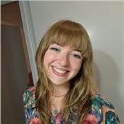 Estudiante de Traducción e Interpretación de Inglés y Humanidades con titulación de los idiomas inglés y francés.
