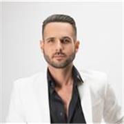 Jurista con máster de abogacía y nueve años de experiencia profesional demostrable