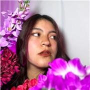 Profesora de música: canto, guitarra, piano e inglés para todas las edades