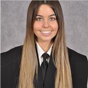 Maestra titulada con 4 años de experiencia como maestra y 10 años de experiencia como profesora de refuerzo a alumnos de primaria.