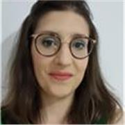 Persona titulada en Administración y dirección de empresas
