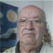 Bonjour. Je suis Daniele. J'ai étudié à Paris à l'Institut catholique de Paris pendant trois ans pour une licence en droit. 