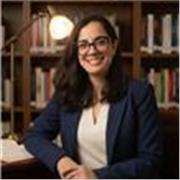 Olá! 👋 Sou Thagla, professora de inglês há 9 anos, com ampla experiência ajudando adultos que desejam destravar o inglês para o