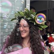 insegnante di psicologia determinata ad offrire aiuto