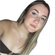 Me defino como una persona alegre, carismática, extrovertida. Me encantan los niños.