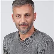 Laureato in economia bancaria finanziaria e assicurativa