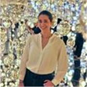 Etudiante en école de commerce, disponible pour accompagner des élèves de tous niveaux.