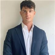 Sono un giovane avvocato, dopo la laurea ho avuto la fortuna di fare esperienza in ben 3 studi legali. Amo l’insegnamento e trasmettere le mie conoscenze.