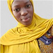 Ich bin Soumahoro Mariam, komme aus der Elfenbeinküste. Französisch is meine Muttersprache und studiere Germanistik