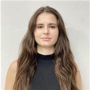 Profesora y periodista con una visión actual y juvenil de la enseñanza, clases de lengua, comunicación y deportes a niños. Ofrezco clases online y presencial en la ciudad de Jaén