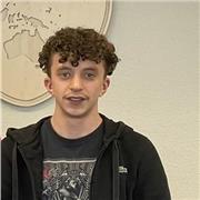 Actuellement en 2ème année de bachelor de commerce et management à Audencia, je propose mon soutien pour l’aide aux devoirs.