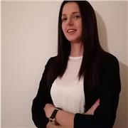 Studentessa universitaria di Farmacia e diplomata al liceo scientifico linguistico impartisce ripetizioni e aiuto compiti per le scuole elementari e medie