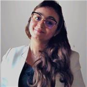 Professeure patiente, je vous tends la main pour vous aider à exceller dans vos cours d'Anglais/ Français et maths