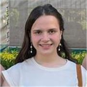 Soy una persona estudiosa, trabajadora, aplicada y paciente. Adoro los niños, explicar y aprender en nuevas técnicas de enseñanza.