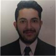 Profesor de ciencias sociales imparte clases a chicos de todas las edades