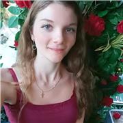 Passionnée de littérature et de belles lettres, je me propose en tant que professeure particulière afin de remonter le niveau de votre enfant. Je suis disposée à prendre en charge les élèves de niveau primaire, collège et lycée