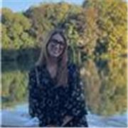 Studentessa magistrale impartisce lezioni di inglese per tutti i livelli