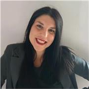 Periodista y comunicadora titulada, con más de 5 años de experiencia en medios y gabinetes de comunicación. Imparto clases online 