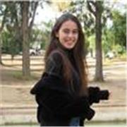 Profesora de mates, inglés, o ciencias que ofrece clases particulares para cualquier edad.
