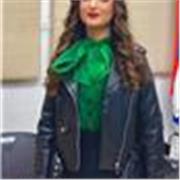 Patient, adaptable French tutor focused on confidence and progress.