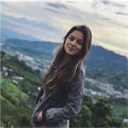 Profesora de escritura creativa y narrativa audiovisual