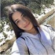 Soy una persona muy alegre, cariñosa y cercana, a la que le encanta enseñar de forma lúdica a sus alumnos.