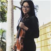 Soy paciente, amable y activa, y me gustaría enseñarle a todos los niños que requieran de mi ayuda