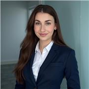 Ich bin 20 Jahre alt und studiere Lehramt an der TU Darmstadt in den Fächern Deutsch und Geschichte.