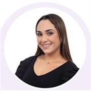 Maestra de Educación Especial, con formación especializada en Atención Temprana, orientada a la intervención individualiazada