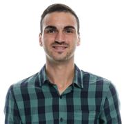 Soy una persona dinámica y metódica, me gusta basar mis clases en la práctica y el aprendizaje activo.