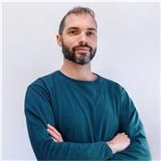 Aiuto le persone a costruire un proprio sito web per avere un'identità che non sia solo sui social