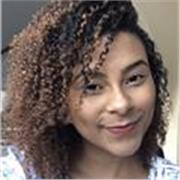 Professora particular de inglês com experiência em aulas online e vivência de imersão no idioma em escola canadense