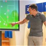 Me defino como un formador de fútbol enfocado en la enseñanza de fundamentos básicos, que busca que los jugadores aprendan, disfru