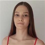 Soy estudiante, tengo experiencia trabajando con niños como monitora de comedor, conocimientos altos sobre materias varias.