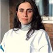 Profesora de purna yoga con 3 años de experiencia.
