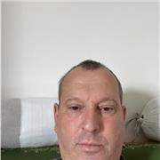 Bonjour je suis une personne dynamique et j'apprends de nouvelles choses