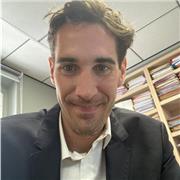Bonjour!
Notaire-stagiaire à Paris, je me serai ravi de vous donner des bons conseils pour réussir vos études de droit!