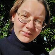 Madrelingua russa impartisce lezioni a studenti universitari