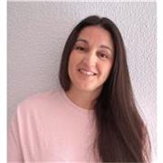 Maestra diplomada en Educación Primaria con especialidad en Lengua Extranjera (inglés).